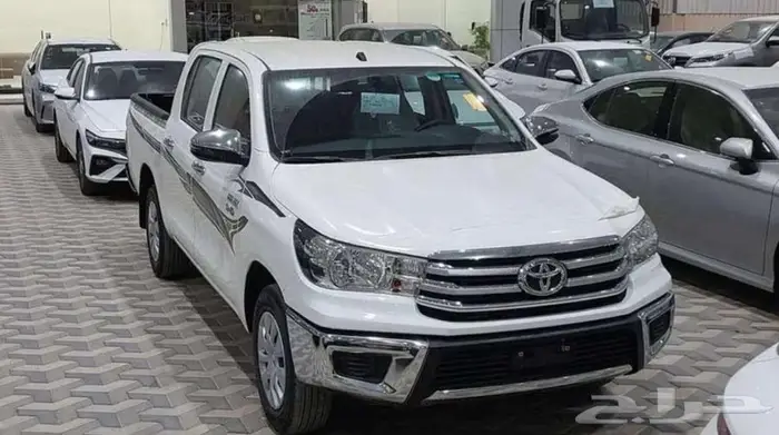 هايلوكس GL غمارتين م2.4 بدون دبل ديزل قير عادي 2025 1