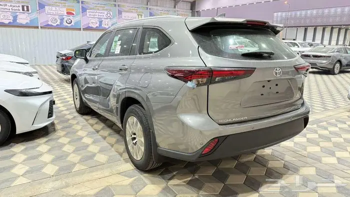 هايلاندر GLE رمادي 2025 3