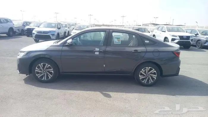 تويوتا يارس فل رمادي بنزين 2026 اقل سعر كاش واقساط 2