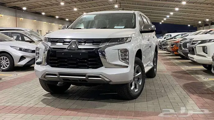 عرض خااص ميتسوبيشي مونتيرو ستاندر ML موديل 2025 بنزين 0