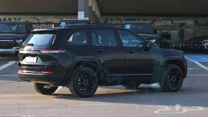 جيب جراند شيروكي لاريدو 2024 خليجي اصفار مع ضمان الوكيل 7