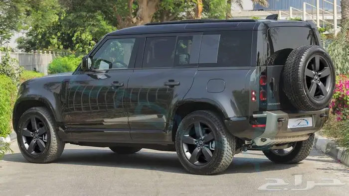 2025 Land Rover Defender 110 X-Dynamic SE P400e مع ضمان 4