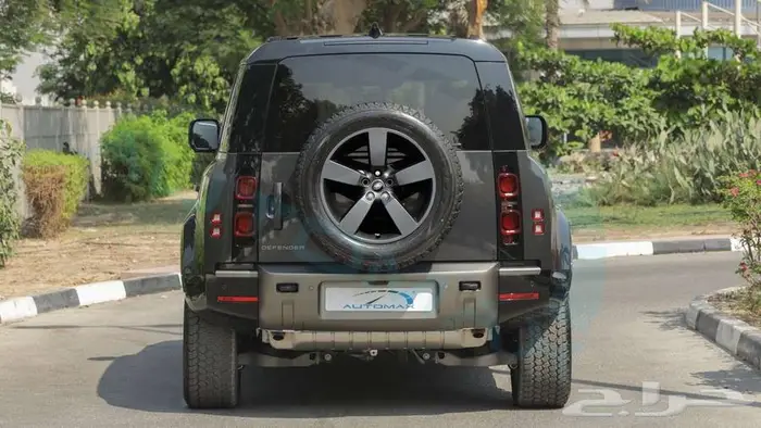 2025 Land Rover Defender 110 X-Dynamic SE P400e مع ضمان 5