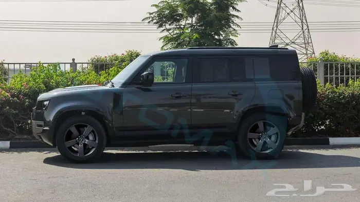 2025 Land Rover Defender 110 X-Dynamic SE P400e مع ضمان 27