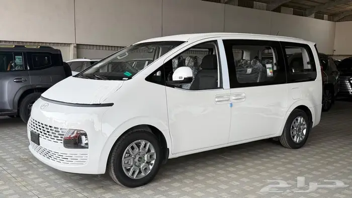 هولندي استاريا 2025 ديزل 9 راكب 3