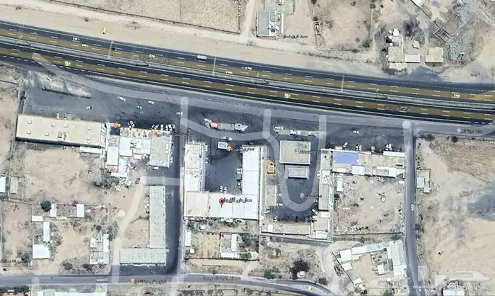 معارض تجارية بموقع إستراتيجي على طريق مكة - الهدا 17