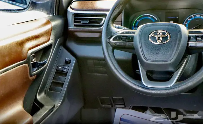 تويوتا انوفا هايبرد GL موديل 2024 7