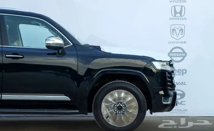 تويوتا لاندكروزر VXموديل 2024 18