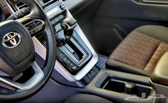 تويوتا انوفا هايبرد GL موديل 2024 27