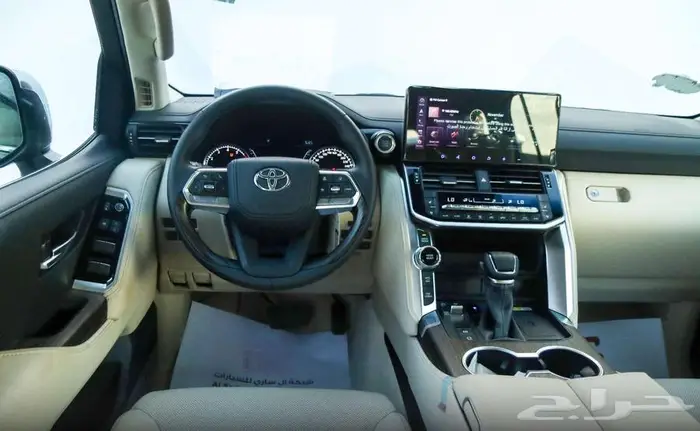 تويوتا لاندكروزر VXموديل 2024 32