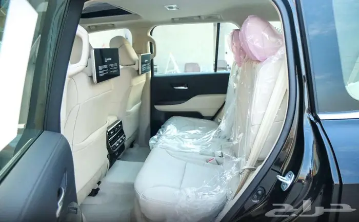 تويوتا لاندكروزر VXموديل 2024 3