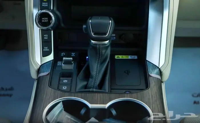 تويوتا لاندكروزر VXموديل 2024 9