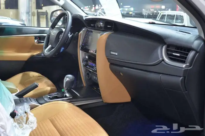 تويوتا فورتشينر GX2-بنزين دبل 2026- 14