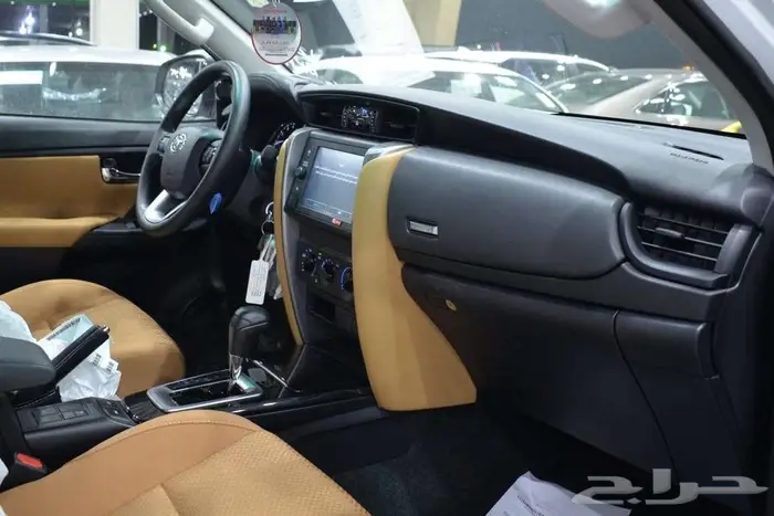 تويوتا فورتشينر GX2-بنزين دبل 2026- 16