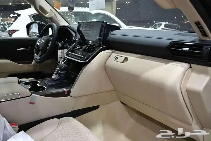 تويوتا لاند كروزرL4- بنزين 2026 بطاقة جمركية-سعودى 8