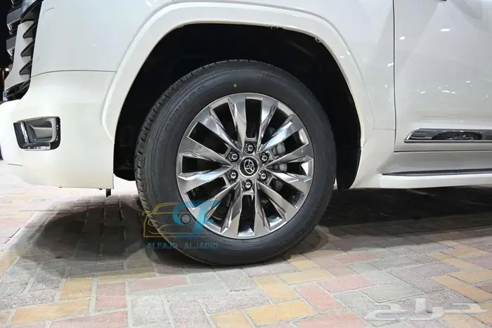 تويوتا لاند كروزرL4- بنزين 2026 بطاقة جمركية-سعودى 17