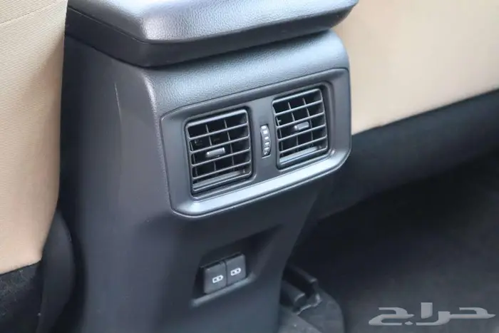 تويوتا راف فور فتحة XL XLE محرك 2.0 بنزين 2025 سعودي 8