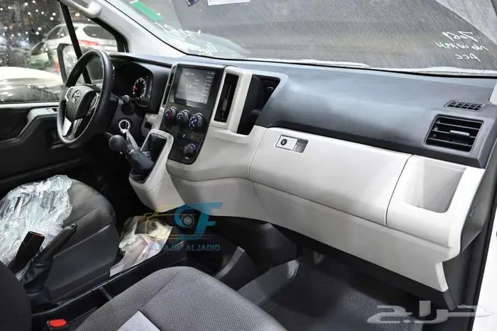 تويوتا هايس 13 راكب بنزين قير عادى 11