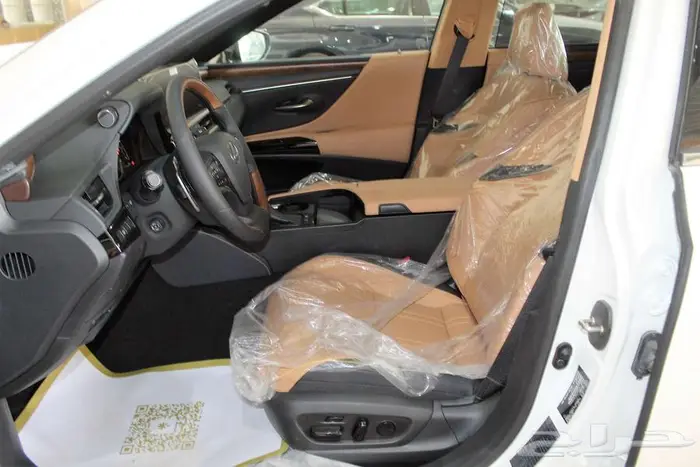 لكزس - ES300 Bh هايبرد - 2025 - نص فل - خليجي 9