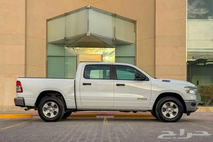 دودج رام BIGHORN 2022 ابيض سعودي زيرو 2