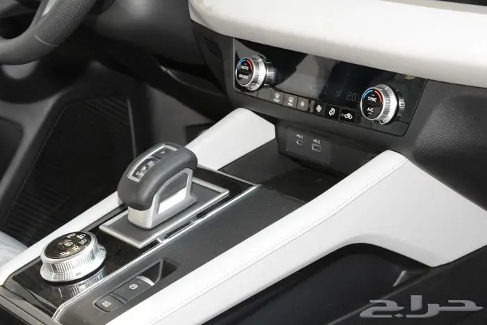 متسوبيشى اوتلاندر 2025 2.5 5 راكب ستاندر بالقد والتقسيط 10