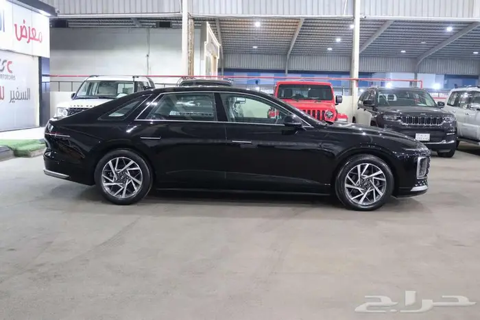 هونداي ازيرا 2023 ميد 4