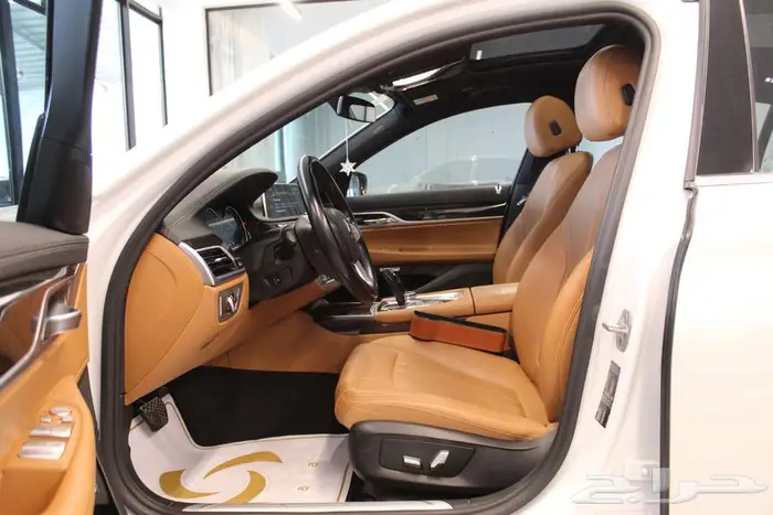 بي ام دبليو الفئه السابعه 2018 8