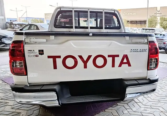 هايلوكس غمارتين GL ديزل 2025 اقل سعر كاش و اقساط 9