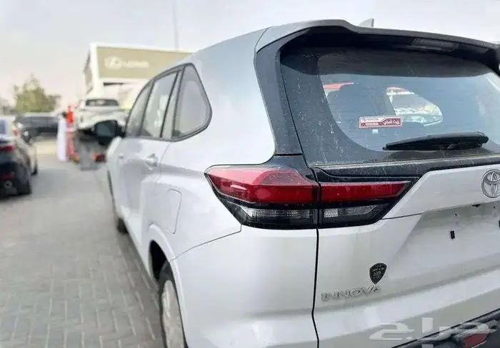 ويوتا انوفا GL 2.0 بنزين 2026 4