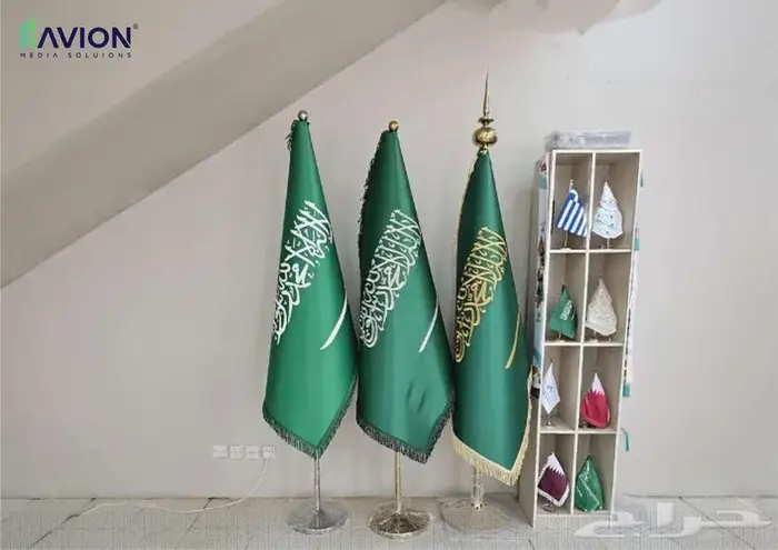 طباعة اعلام مطبوعات اعلام سارية اعلام مكتبية علم ريشة 0