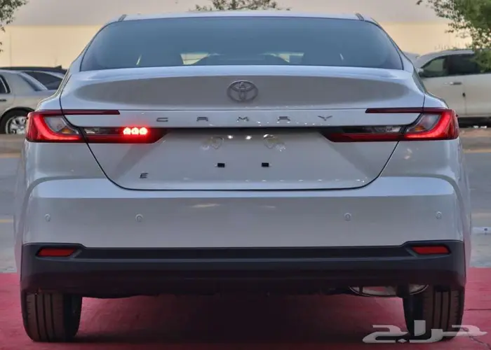 متوفر تويوتا كامرى اى بنزين 2025 مبيعات بنوك وشركات 7