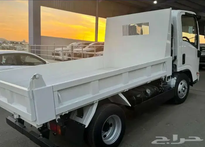 ايسوزو قلاب 3 طن موديل 2025 3