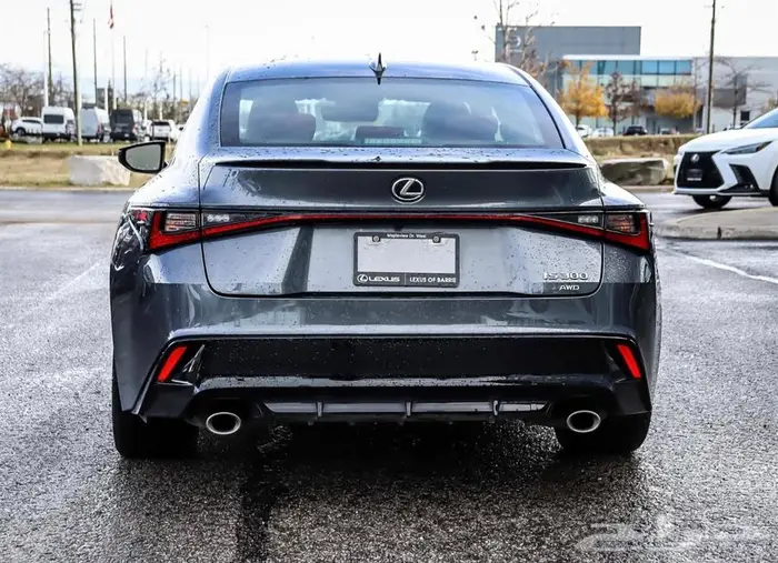 لكزس IS 300 F-SPORT 2   موديل 2023 3