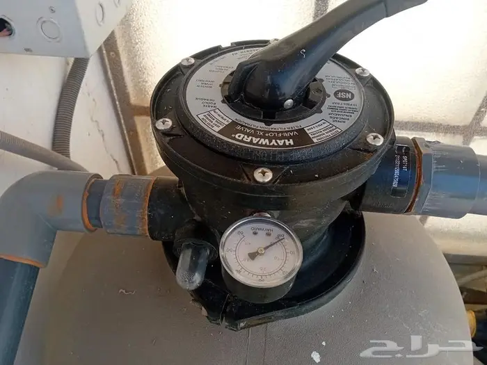 مسبح كبير بحالة المصنع 14