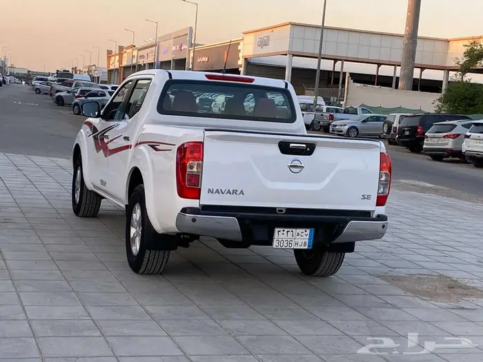 نيسان نيفارا تماتيك بنزين 2017 3