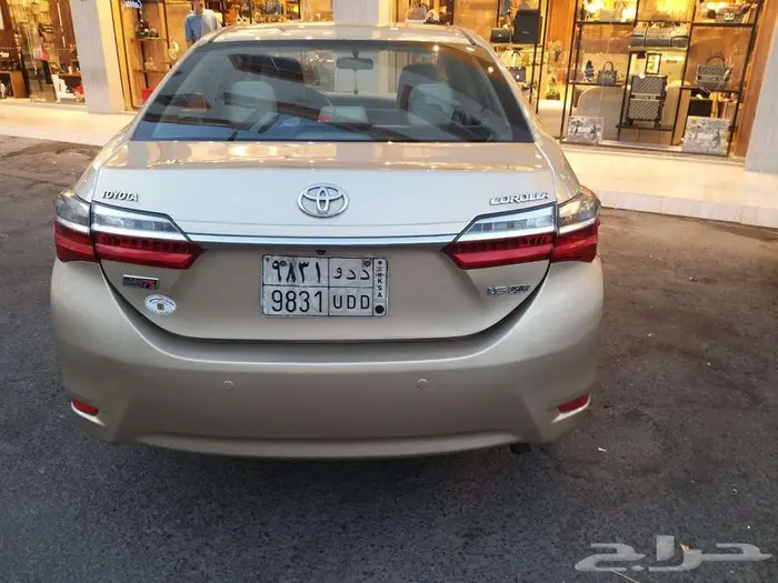 تويوتا كورولا نظيف جدا 3