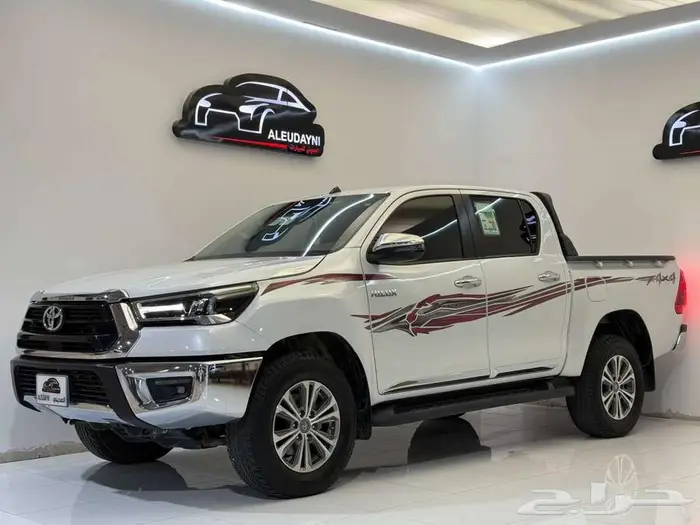 تويوتا هايلوكس دبل غمارتين 2024 1