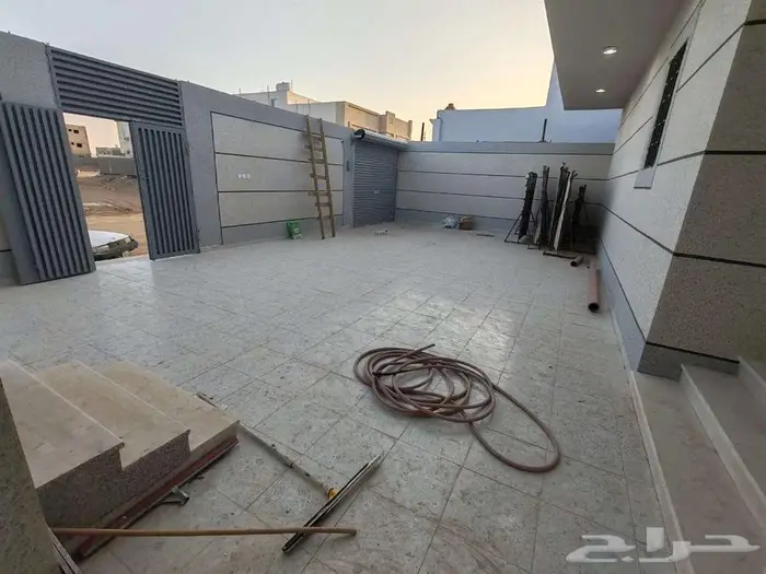 دور كامل للبيع مساحه 630 4