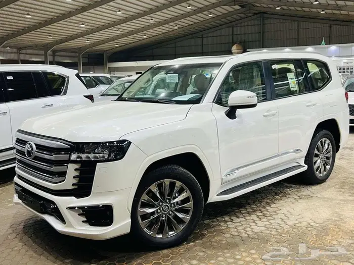 لاندكروز GXR S5 بنزين 2025 3