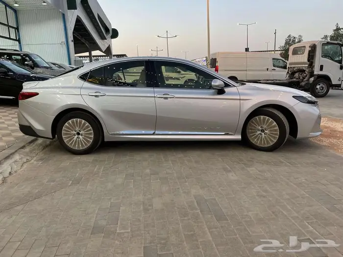 تويوتا كامري LE بنزين 2025 كاش واقساط 3