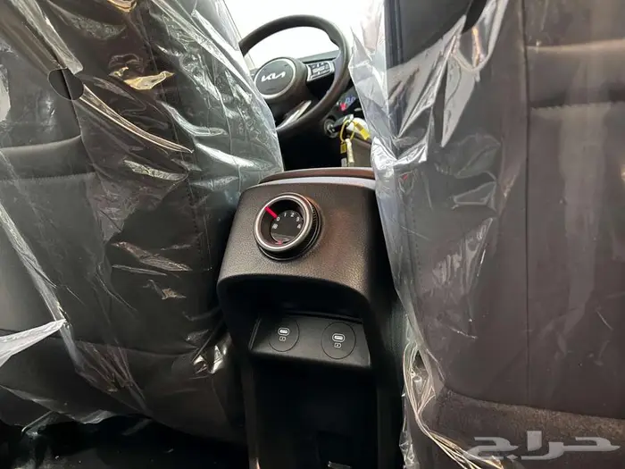 كيا كارينز نص فل موديل 2025 17