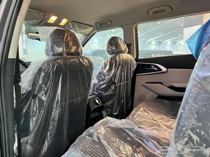 كيا كارينز نص فل موديل 2025 14