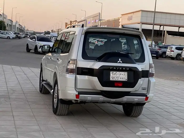 ميتسوبيشي باجيرو فل كامل 2017 4