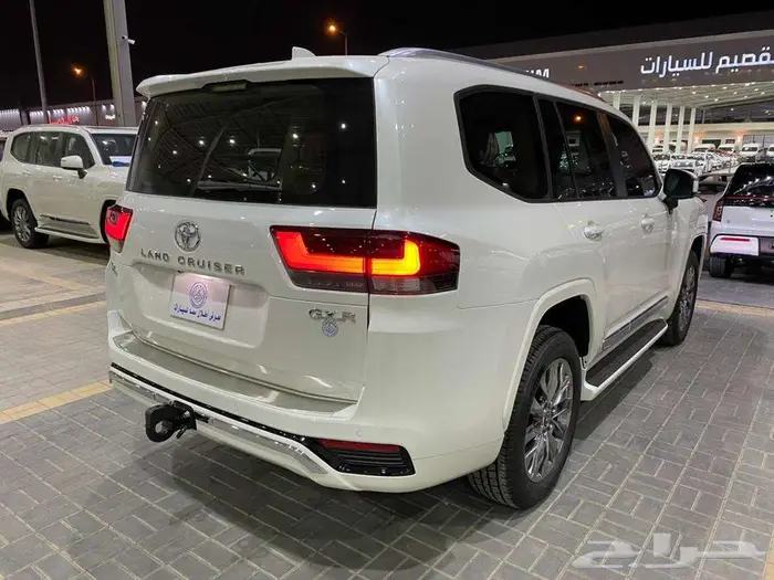 تويوتا جي اكس ار 4 2025 ابيض بنزين سعودي 21