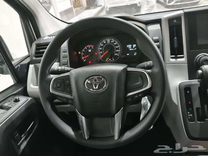 تويوتا هايس فان بضاعة ديزل سقف عالي جير اتوماتيك 2026 15