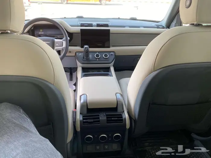 لاند روفر ديفندر 2024 SE 9