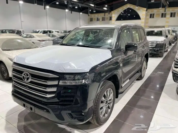 جي اكس ار L4 بريمي بنزين 2025 اللون اسود ابواب شفط 2