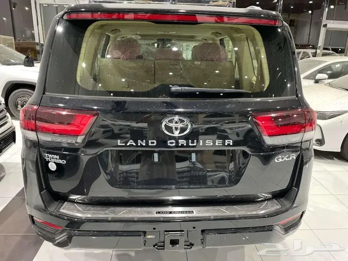 جي اكس ار L4 بريمي بنزين 2025 اللون اسود ابواب شفط 5