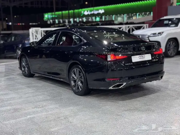 لكزس ES 350 موديل 2021 2