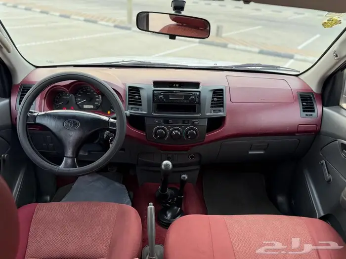 تويوتا هايلوكس 2014 نضيف جدا 17